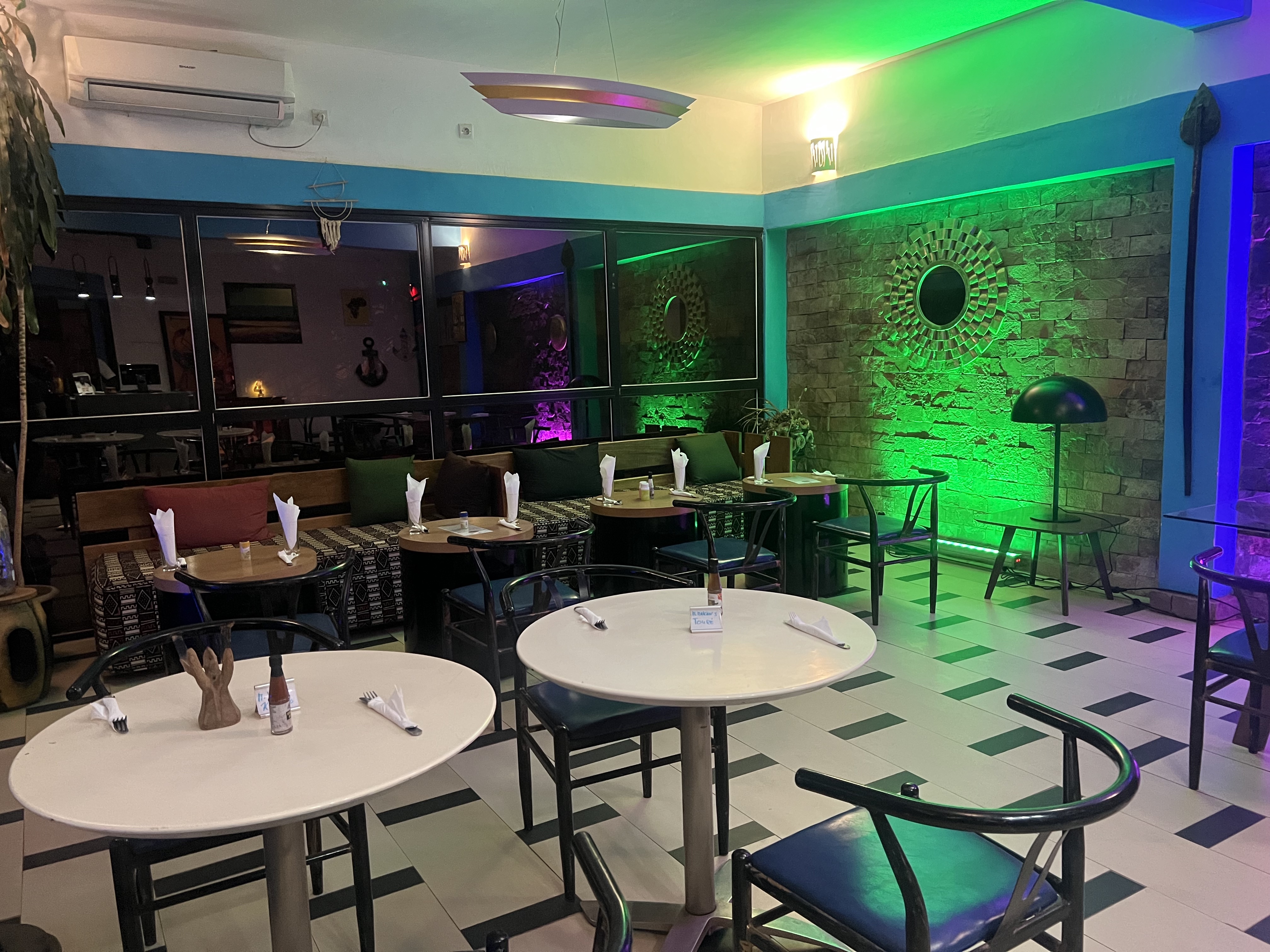 Salle Piroguier .jpg (2.92 MB)